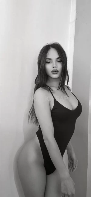 Транс-девушка  Рая